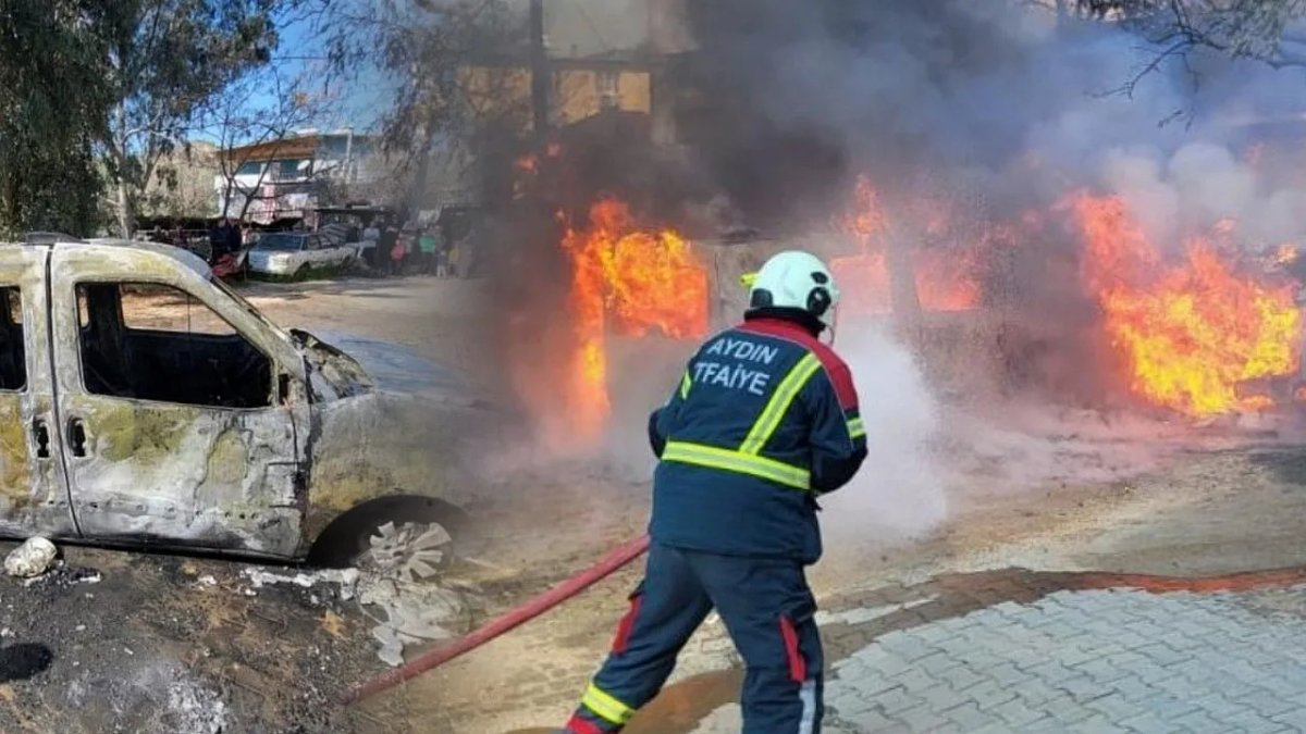 Aydın'da Korkunç Yangın: İki Araç Saniyeler İçinde Yandı