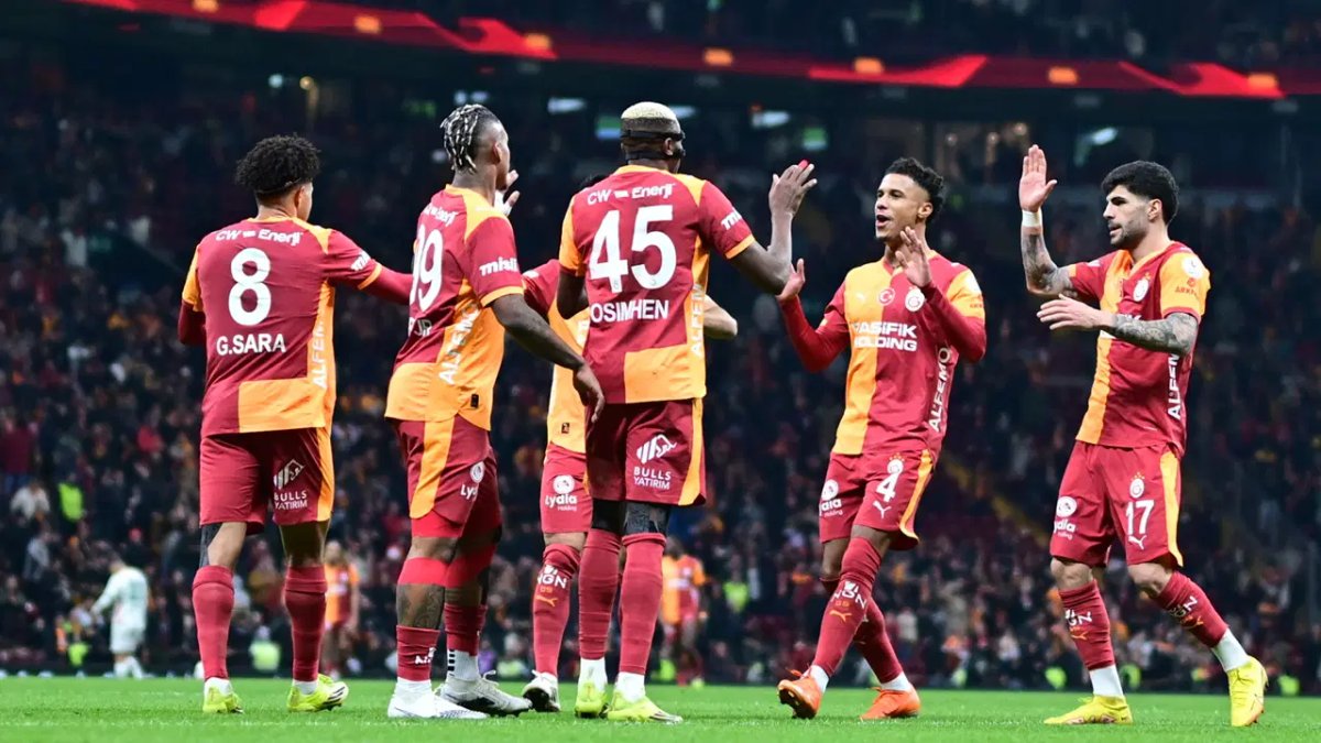 Kamp Listesi Duyuruldu: Galatasaray'ın Alanyaspor Maçı İçin 8 Eksik!