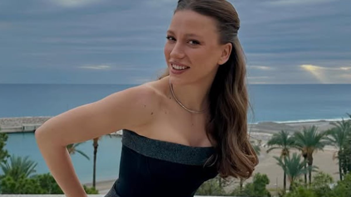 Serenay Sarıkaya Paris Moda Haftası'nda! Gündem O oldu!