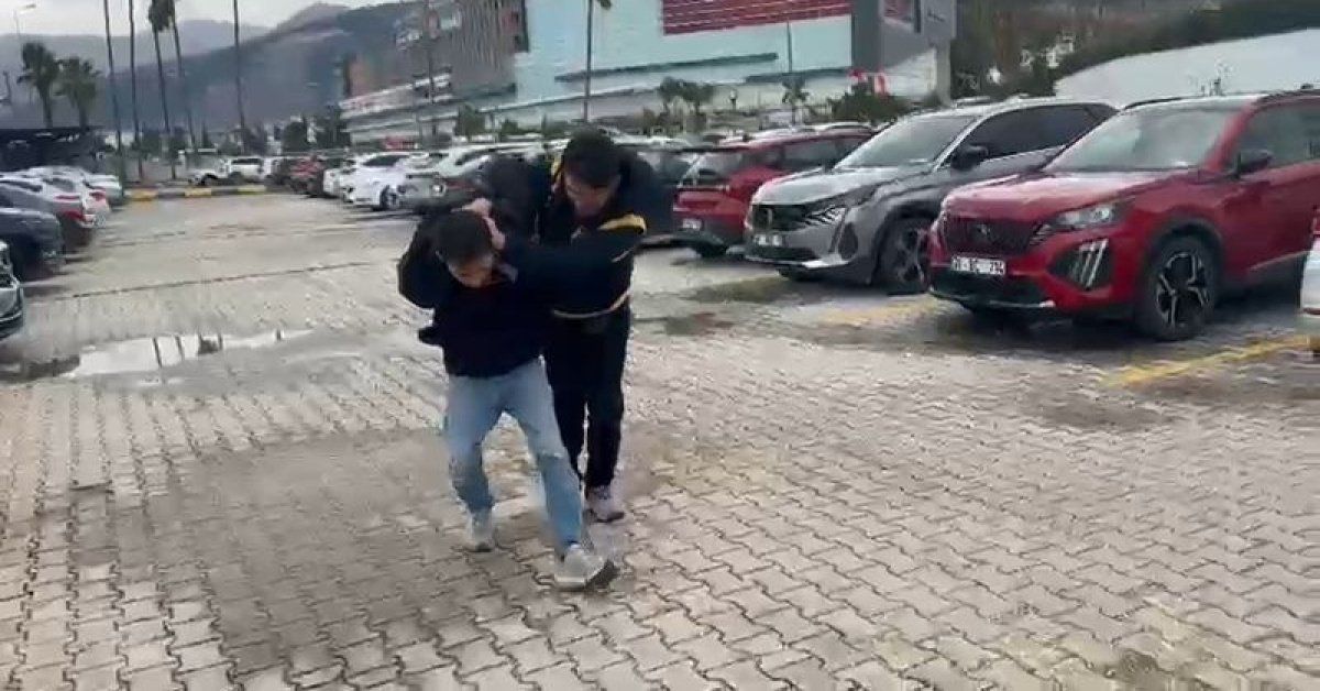 Tuvalette Kadınların Gizli Görüntülerini Çeken Şüpheli Yakalandı