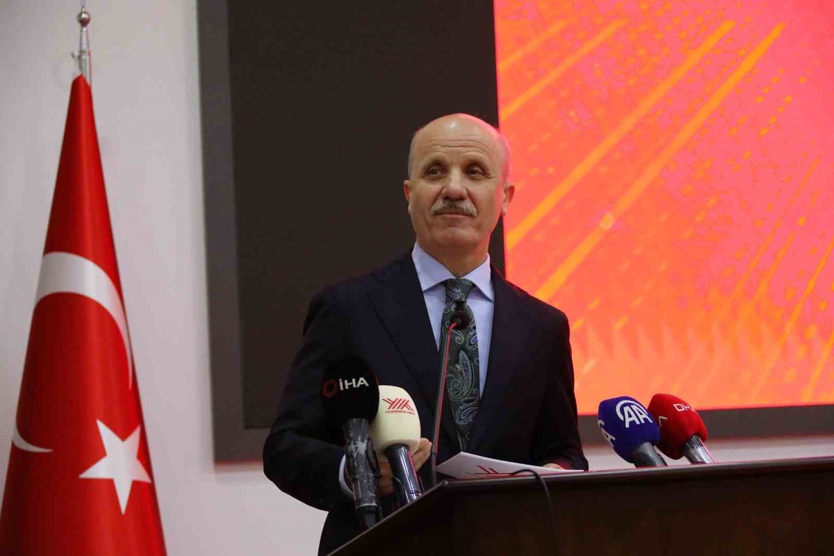 YÖK Lideri Özvar: "Müfredatların Teknolojiye Uyumunu Artırmayı Amaçlıyoruz