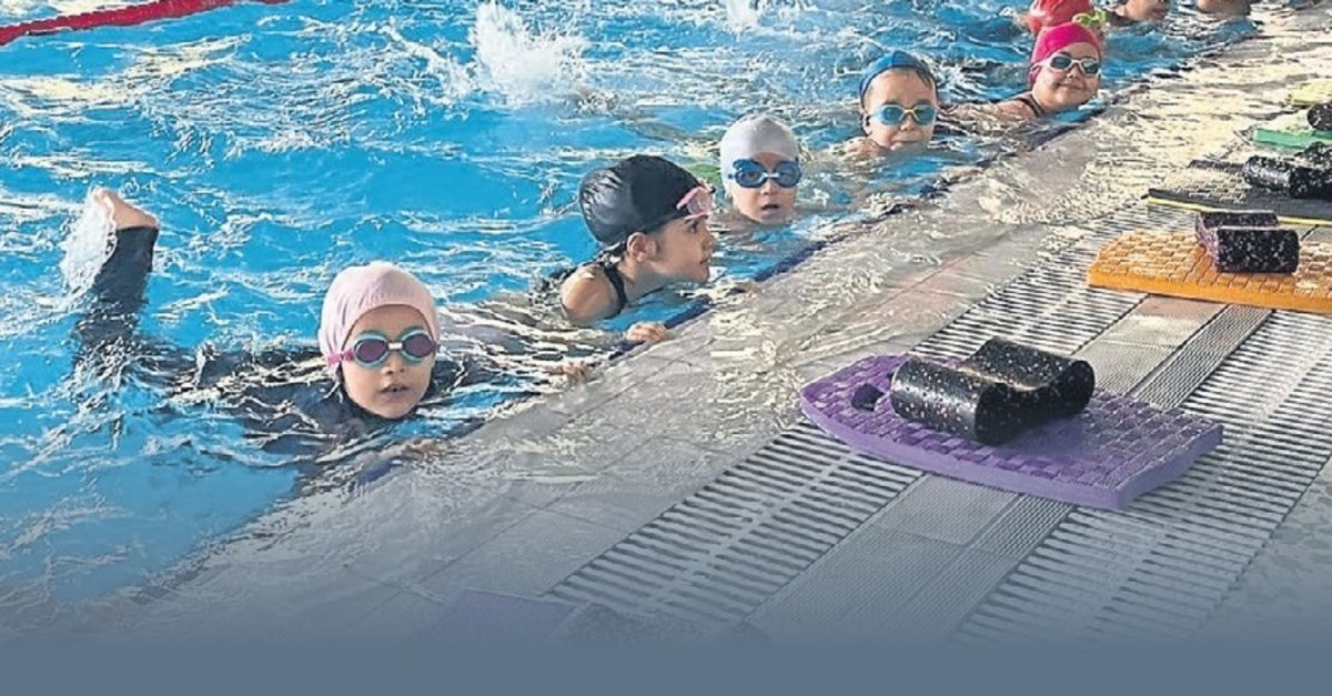 Aydın'daki Minikler Ücretsiz Yüzme Eğitimi Alıyorlar