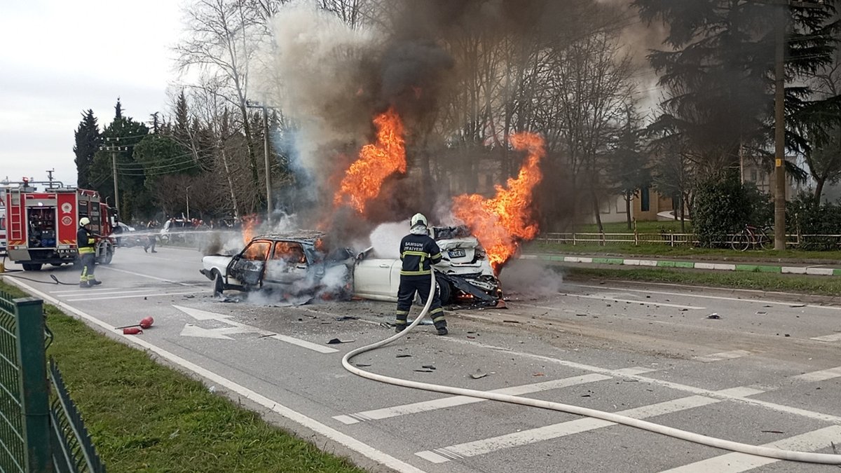 Zincirleme Kaza: Araçlar Alev Alev Yandı, Samsun'da Panik Var!