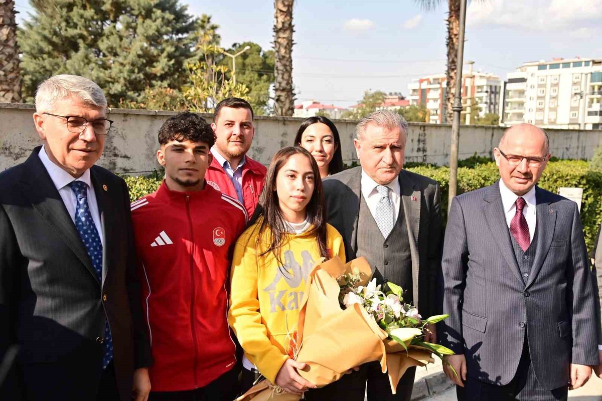 Gençlik Ve Spor Bakanı Bak: "12 Milyona Yakın Genç Yüzme Öğrendi