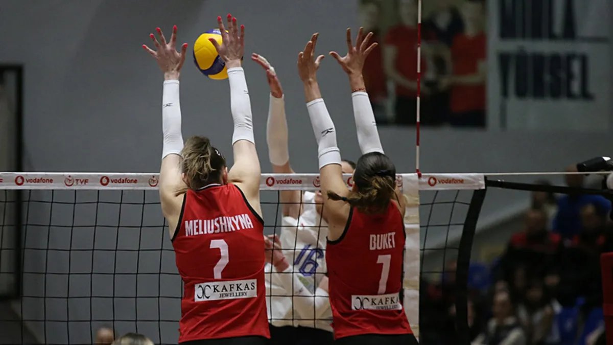 Voleybol Sultanlar Ligi: Beşiktaş, Aydın'da Galibiyeti Elde Etti!