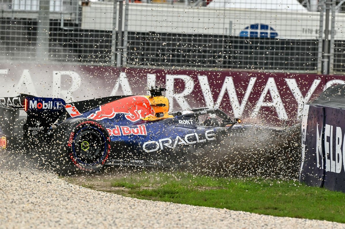Verstappen, Avustralya GP Sıralama Turlarında Kaza Geçirdi