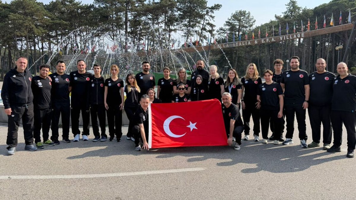 Yüzme Ulusal Ekibi İtalya'da Yarışmalara Katılıyor