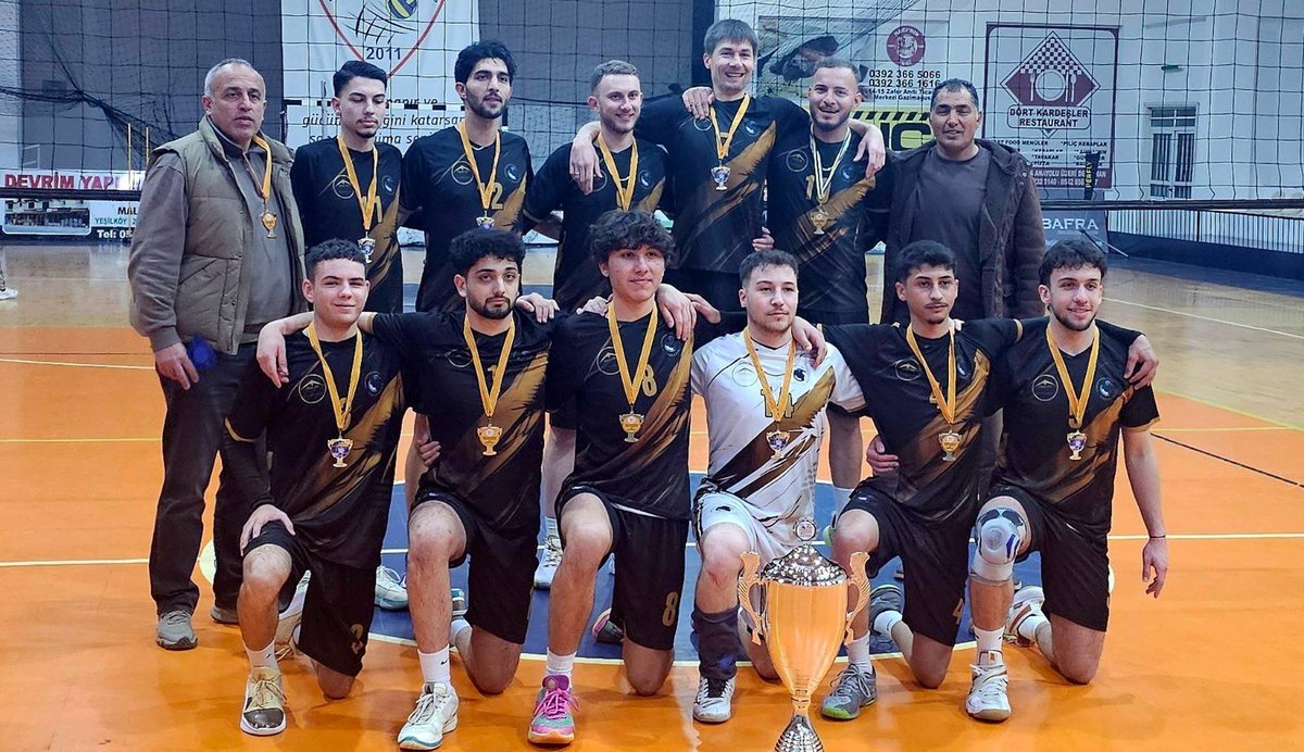 Voleybol Erkekler Şampiyonasında Zafer DAÜ'nün Olduğu Anlar