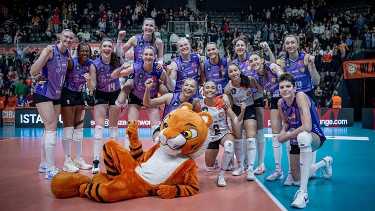 Eczacıbaşı, KS Developres'i Kendi Sahasında Yendi - Voleybol Gündemi