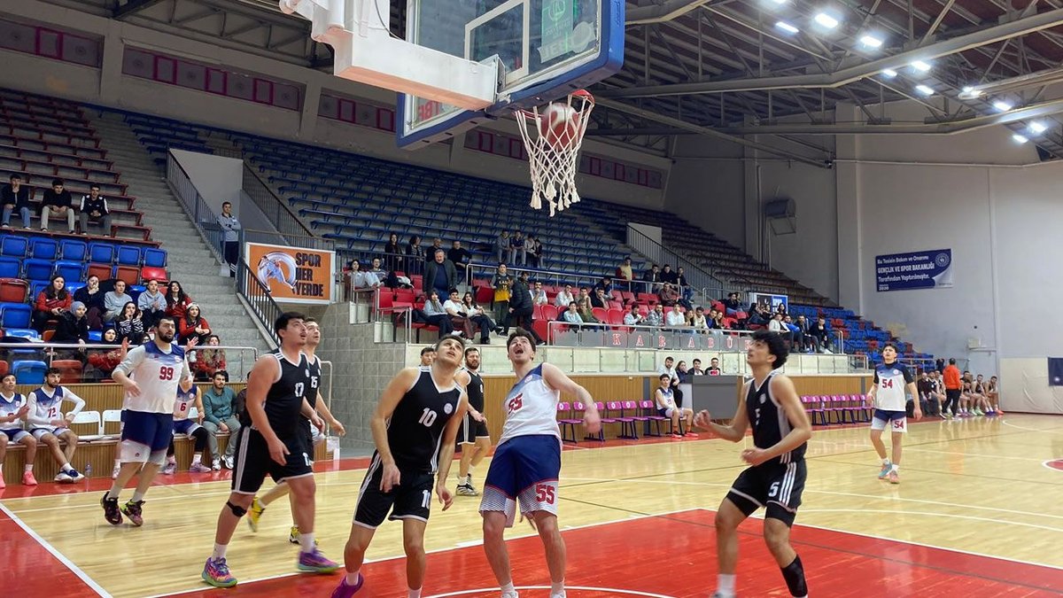 Karabük'te Basketbol Hazırlık Müsabakası Gerçekleştirildi