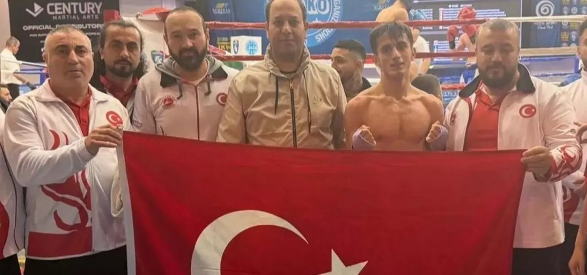 Arda Yıldırım, WAKO Kick Boks Dünya Kupası'nda Altın Madalya Kazandı
