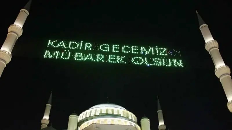 Kadir Gecesi İçin Özel Kutlama Ve Tebrik Mesajları