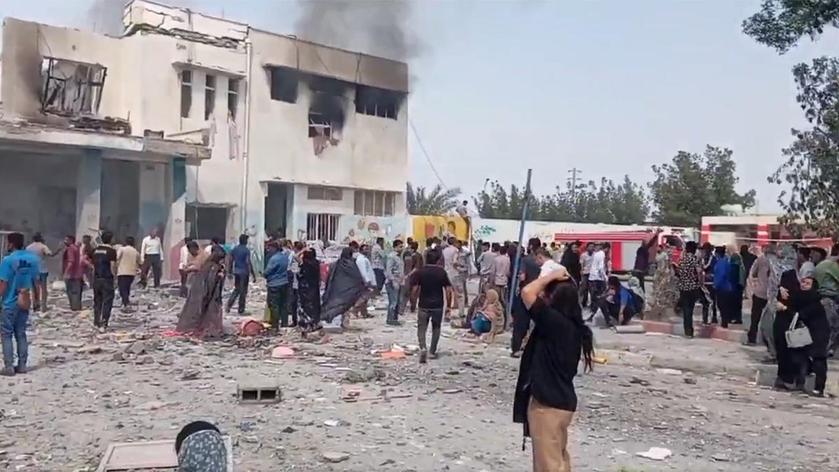 İran'da Bir Okul Daha Hedef Alındı: ABD-İsrail Saldırıları