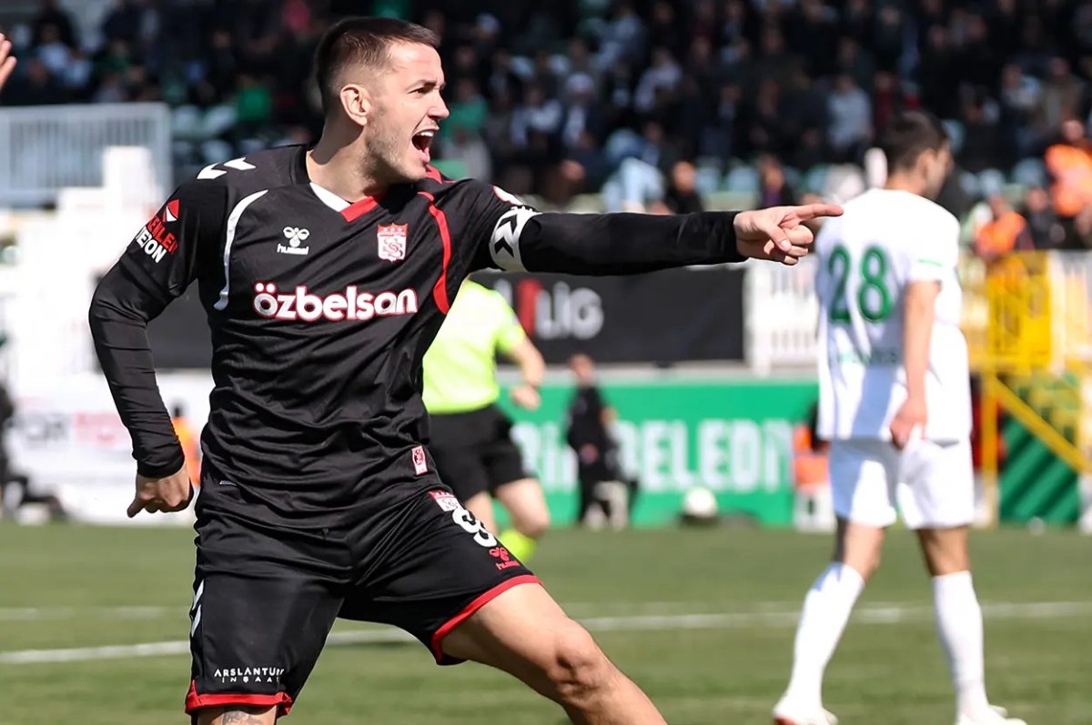 Sivasspor'da Üç Önemli Oyuncunun Sakatlık Durumu Hakkında Bilgi