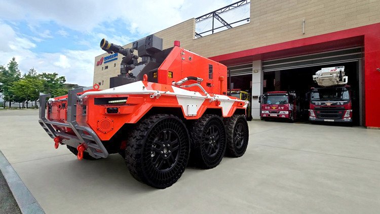 Alevlerin Ortasına İlk Adımı Atacak: Hyundai'nin İnsansız Yangın Robotu