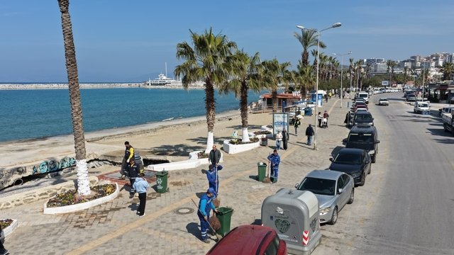 Aydın Büyükşehir'den Bayram Öncesi Kuşadası'nda Çevre Düzenlemesi