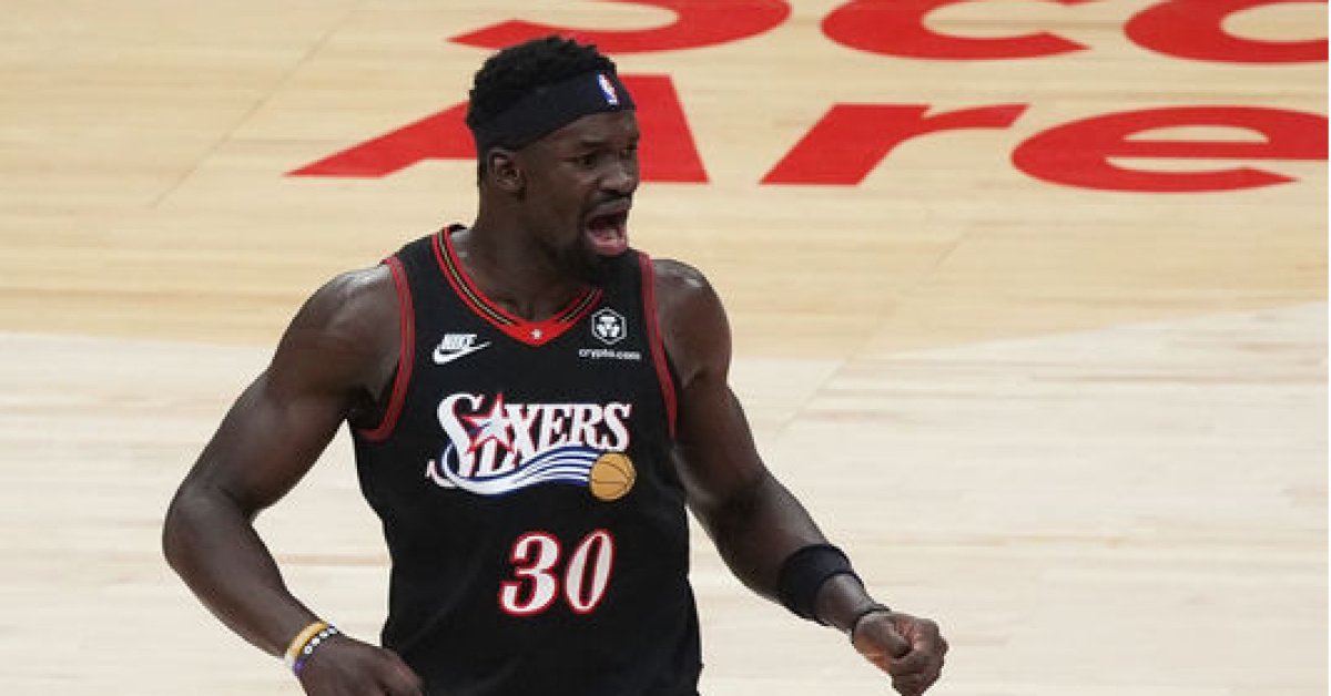 Adem Bonalı Philadelphia 76ers, Sacramento Kings'i Deplasmanda Mağlup Etti