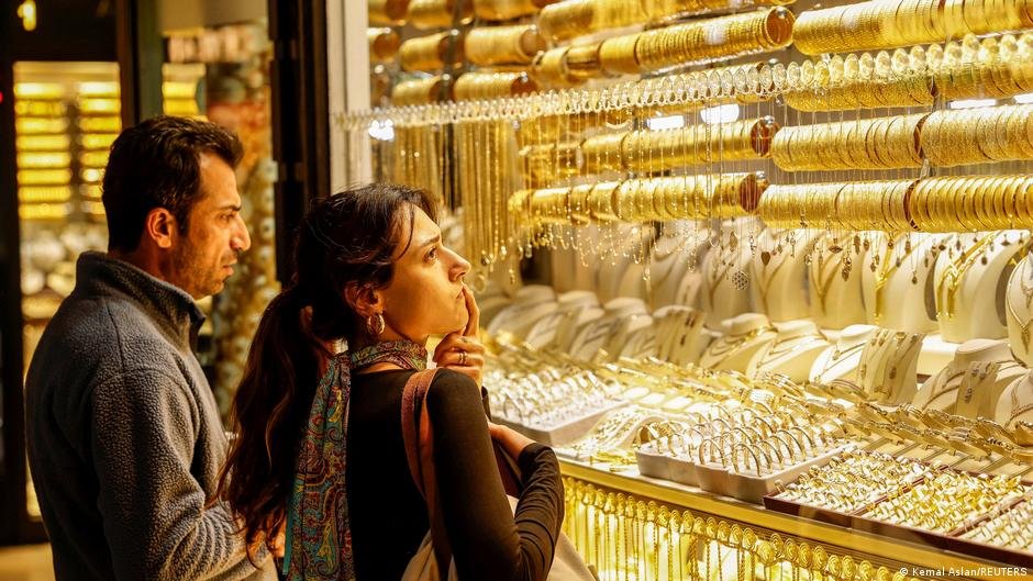 43 Yılın En Kötü Haftası: Altın Fiyatlarındaki Düşüşün Sebepleri Neler?