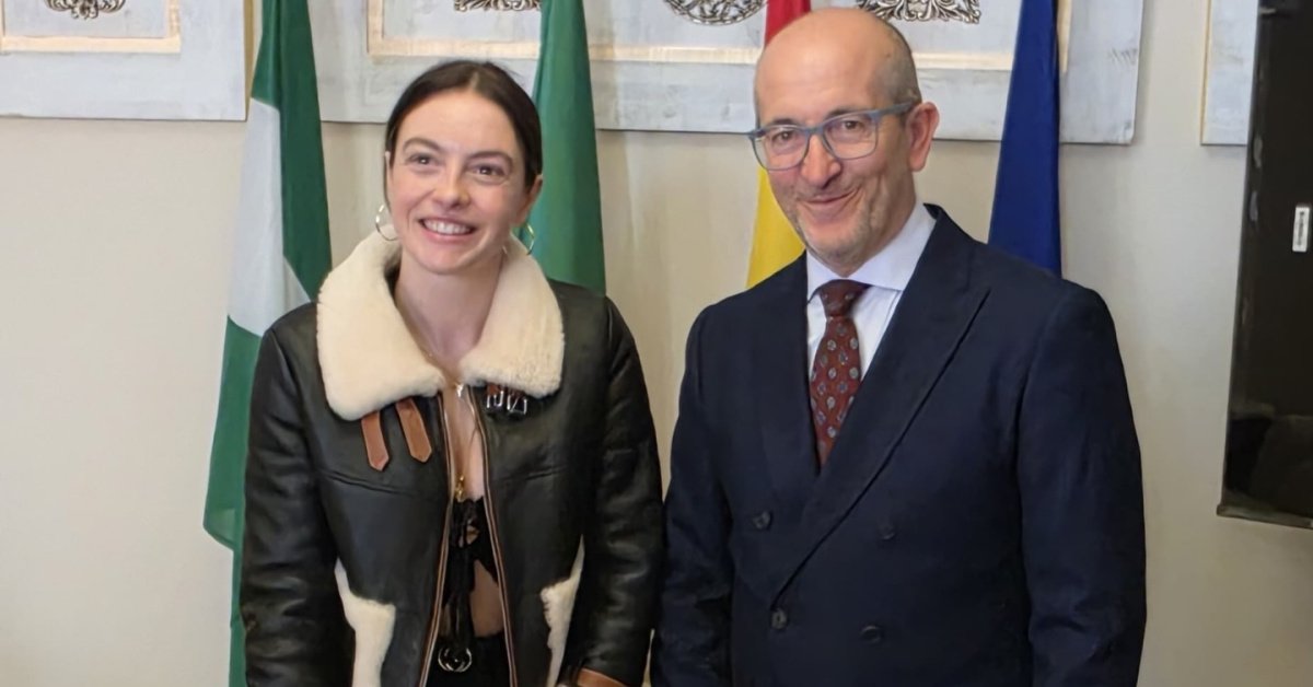 Melis Sezen, Torvizcón'un Onur Defterini İmzaladı