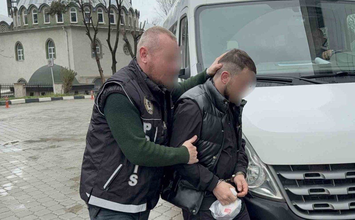 Uyuşturucu Ticareti Yaparken Suç Üstü Ele Geçirildi