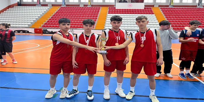 Kars'ta Okul Sporları Basketbol İl Yarışmaları Sona Erdi