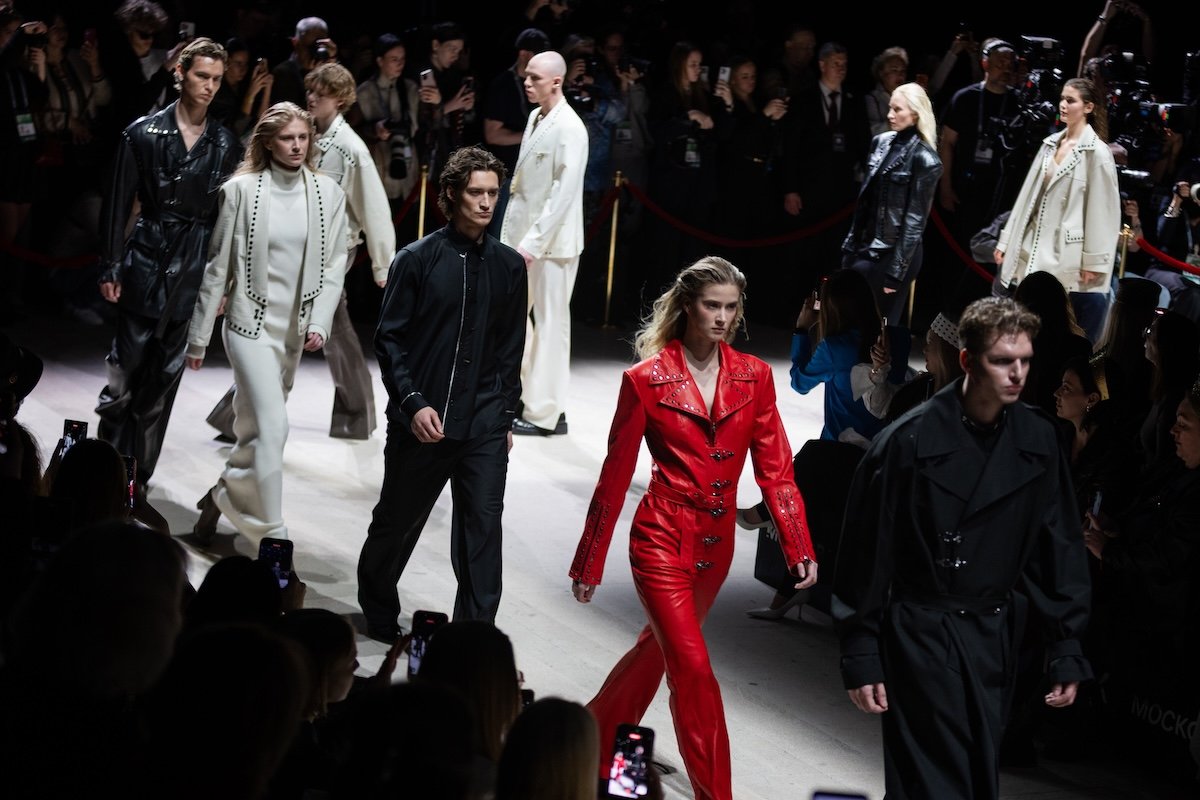Tasarımcı Emre Erdemoğlu Moskova Moda Haftası'nda Parladı