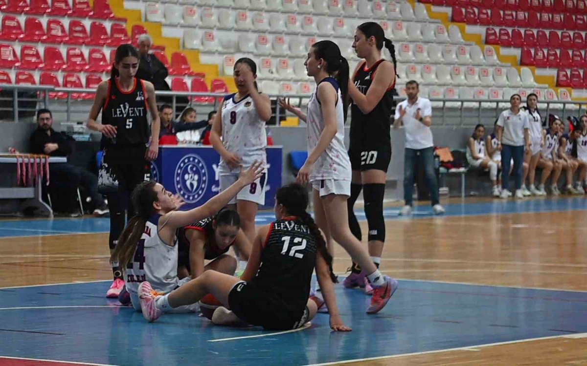 Yozgat’ta Basketbol Yarıfinalleri Yıldızlar Kategorisinde Sona Erdi