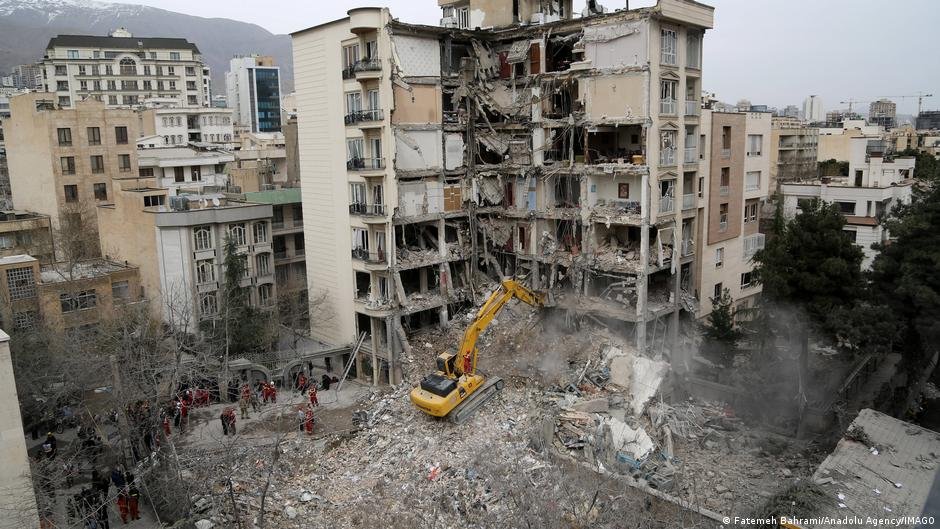 Pakistan'da Önemli İran Zirvesi: Hakan Fidan'ın Katılımı Sağlandı