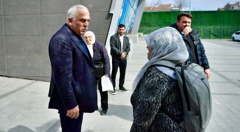 Başkan Turan, Yenilenen Yedikule Yüzme Havuzu ve Spor Tesisini Ziyaret Etti
