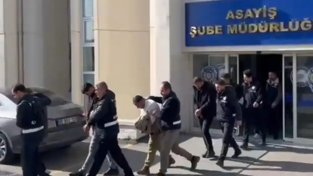 Ankara Merkezli 22 İl Genelinde Eş Zamanlı 'Borsa Dolandırıcılığı' Baskını: 65 Şüpheli Tutuklandı!