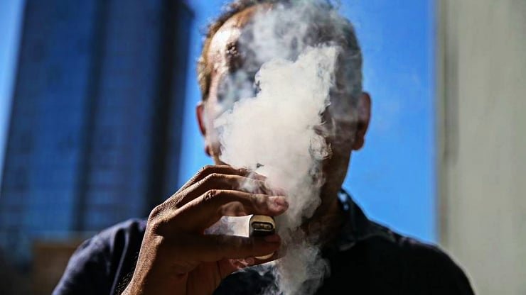 Britanya'da Menenjit Salgısında E-Sigara Etkisi Söz Konusu Olabilir
