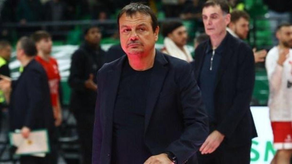 Yunanistan'da Gerilim Dolu Derbi! Ergin Ataman Maç Sonrası Çileden Çıktı: Oyun...