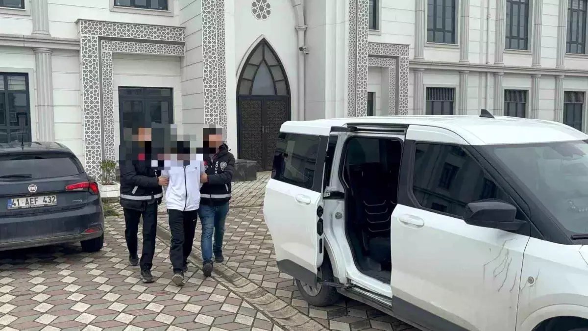 Kocaeli'de Bıçakla Yapılan Tartışmada 17 Yaşındaki Genç Hayatını Kaybetti