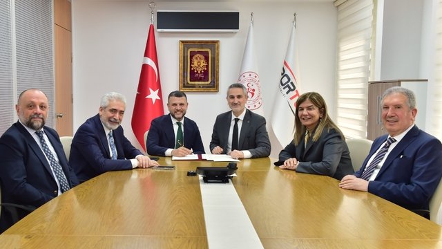 Eğil Belediyesi Ve Spor Toto Kurumu Arasında Yüzme Havuzu Protokolü İmzalandı