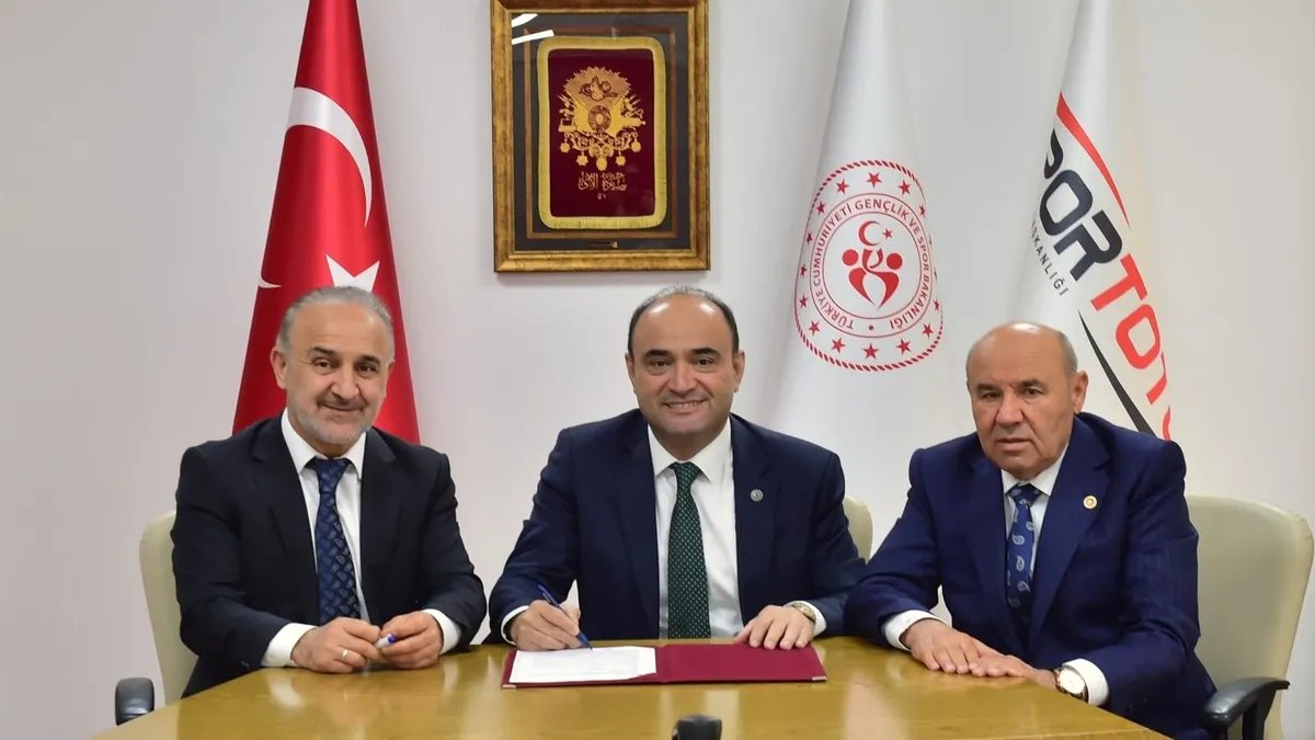 Seydikemer'e Yeni Yarı Olimpik Kapalı Yüzme Havuzu Açılıyor