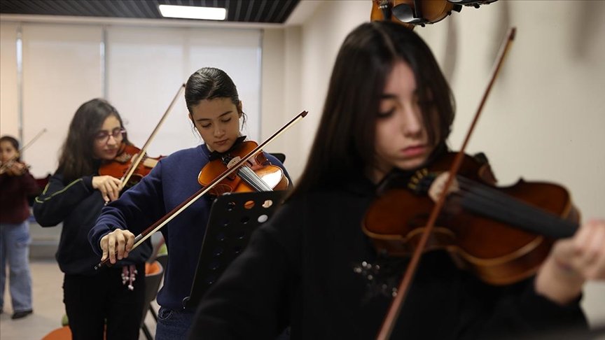 Mardin'in Zengin Dilli Müzik Geleneği Sanat Akademisiyle Devam Ediyor
