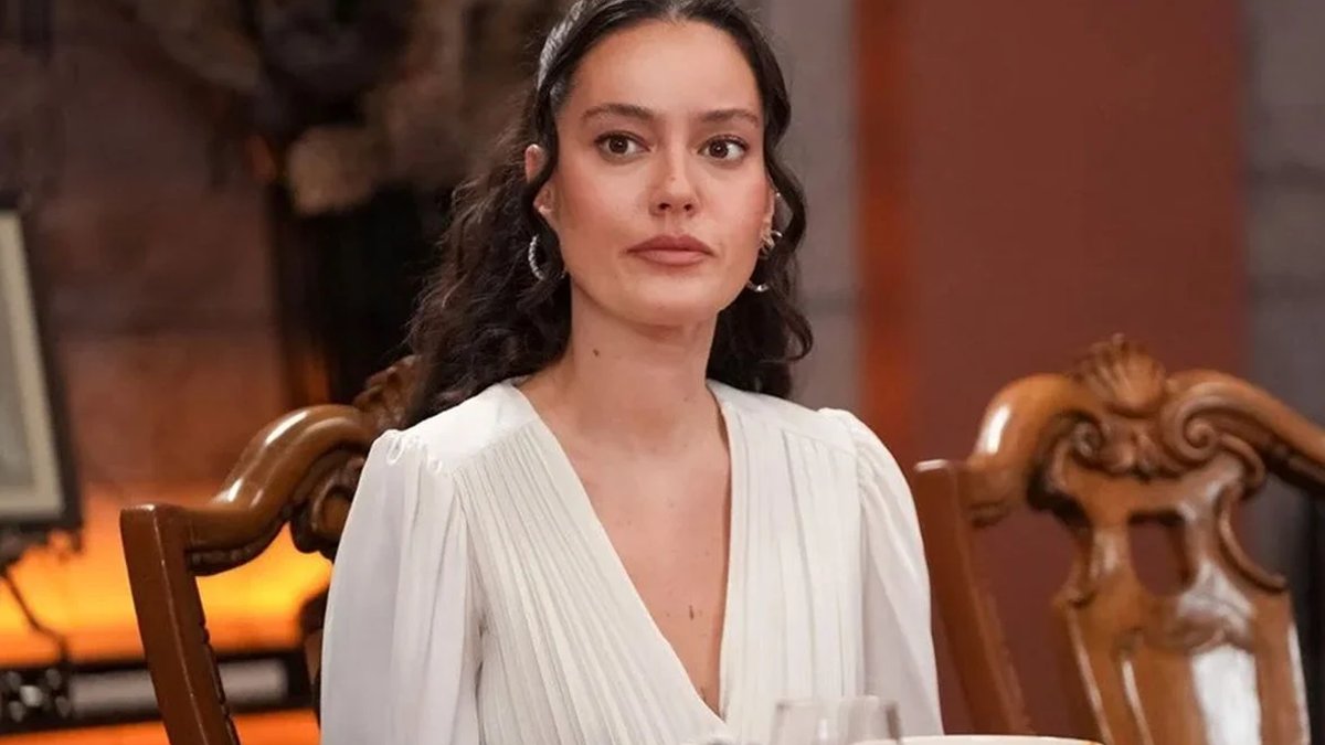 Pelin Akil ve Baran Bölükbaşı Arasında Romantik Bir İlişki Mi Var?