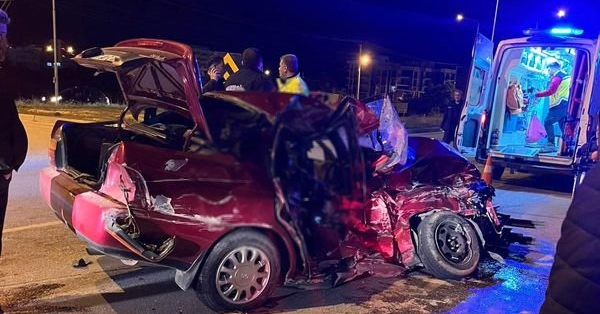 Silifke'de Araç Hurda Haline Geldi! 1 Kişi Hayatını Kaybetti
