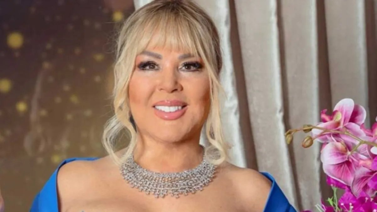 Safiye Soyman Yüz Germe Ameliyatı Oldu! Yeni İmajını Paylaştı!