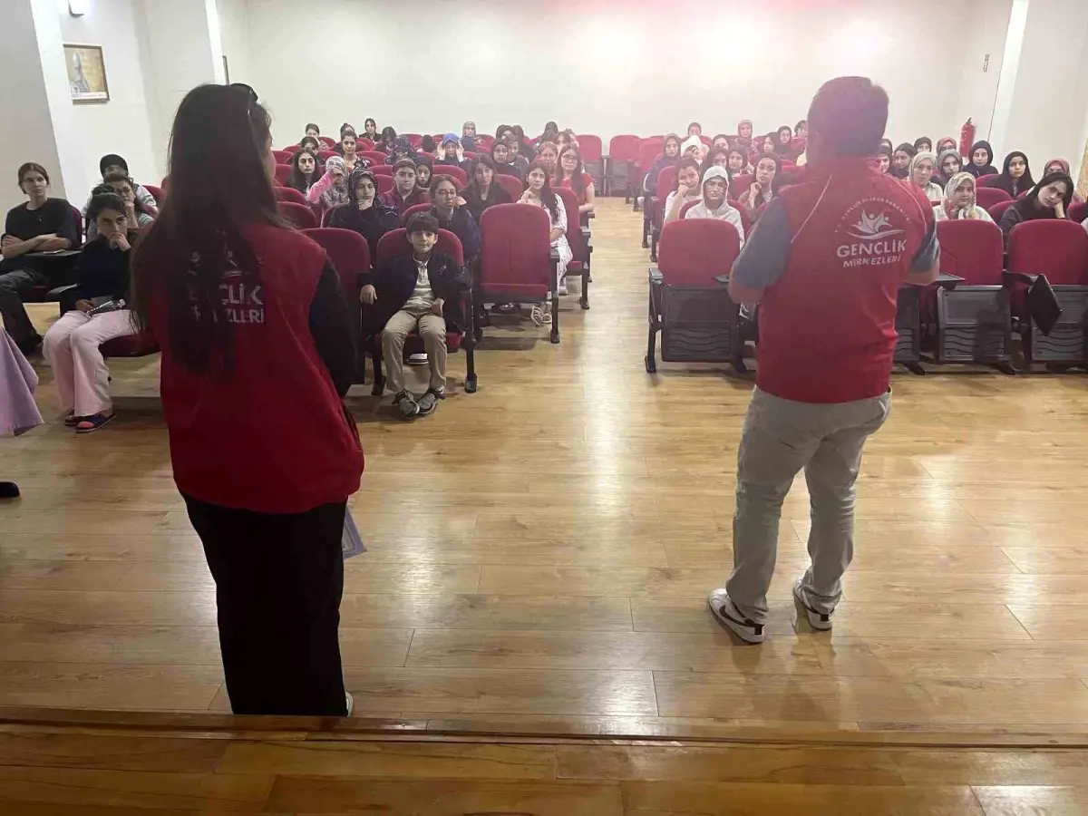 Düzce Üniversitesi'nde Yeni Gençlik Merkezi Açıldı