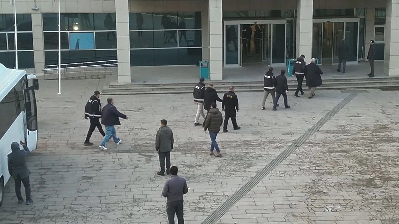 FETÖ’nün Aktif Yapılanmasına Operasyon: 3 İlde 15 Şüpheli Yakalandı
