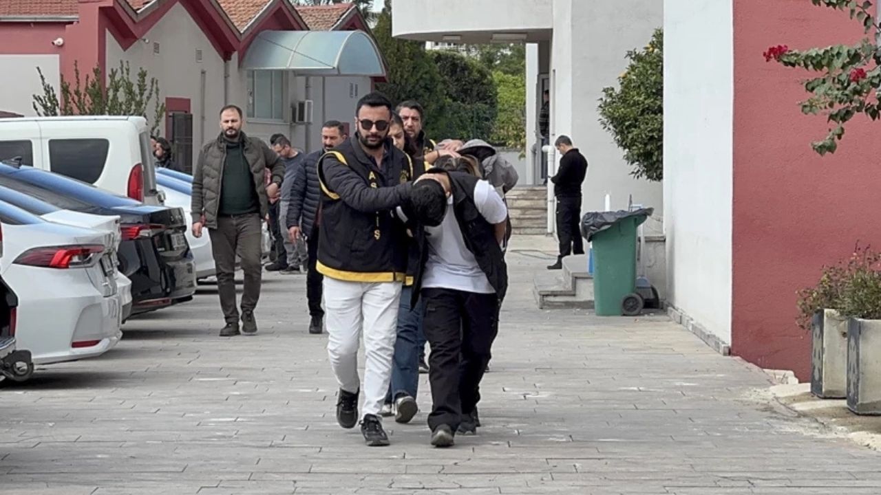 Sokak Ortasında Kanlı Hesaplaşma: Cinayet ve Kaçış Kameralara Yansıdı