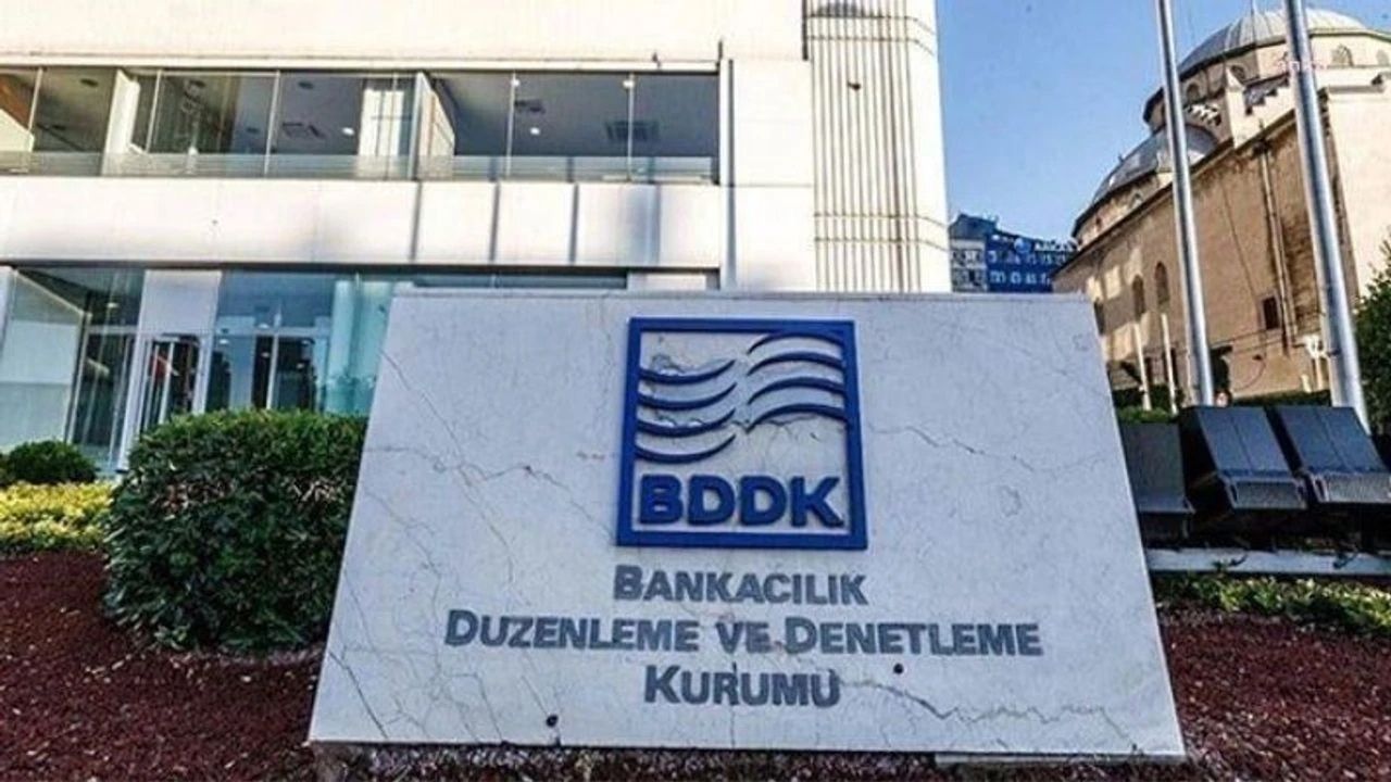 Kredi Kartlarında Şifre Sorunu Tarihe Karışıyor: Temassız Ödeme Limiti 2.500 TL’ye Yükseldi