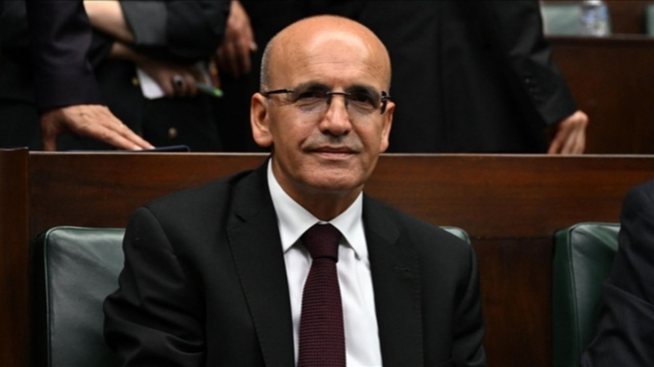 Bakan Şimşek’in 2025 Ekonomi Değerlendirmesi: Mali Disiplin Güçlendi, Enflasyon Düştü