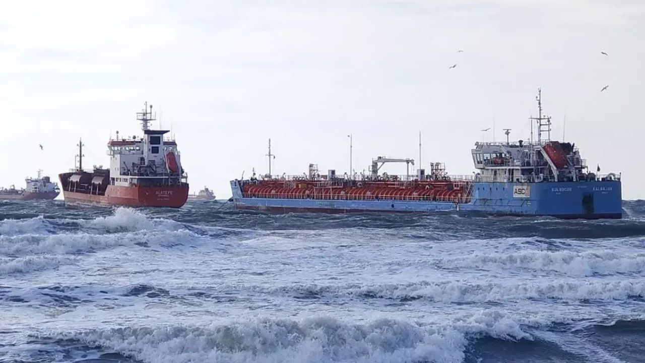 Marmara’da iki tankerden acil durum çağrısı: Kurtarma ekipleri sevk edildi