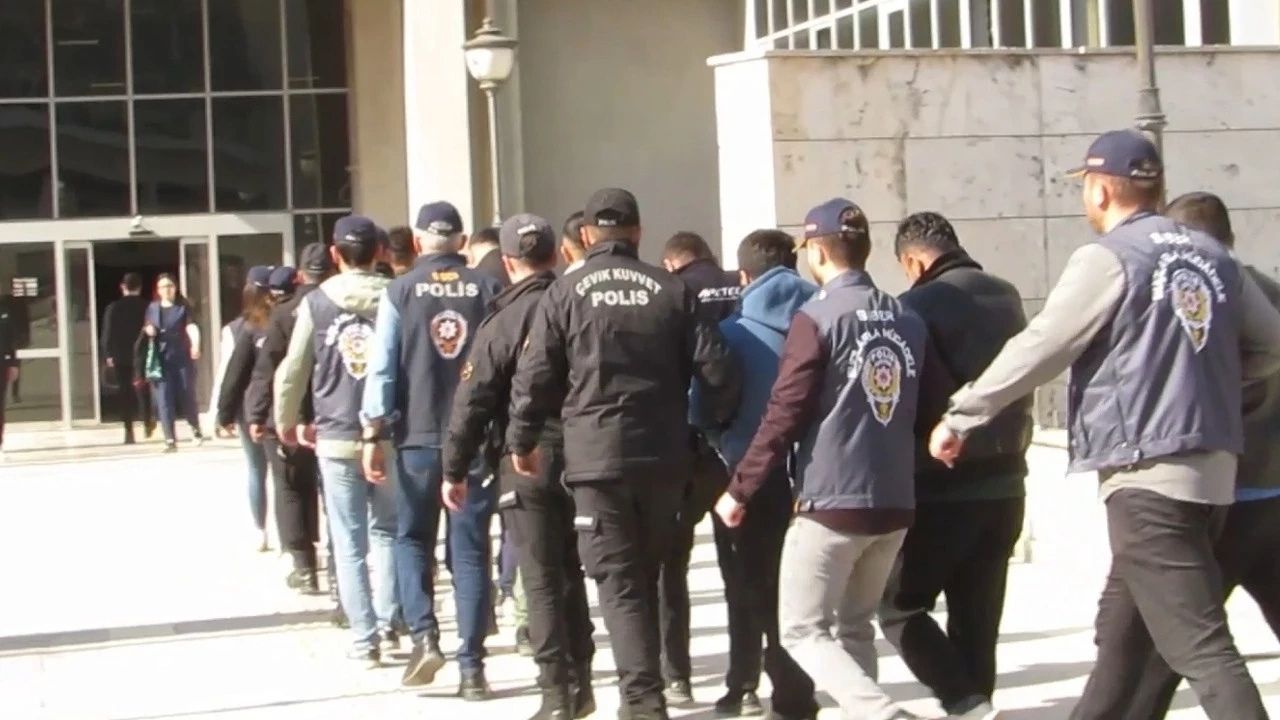Osmaniye’de TOKİ dolandırıcılarına darbe: 18 kişi tutuklandı