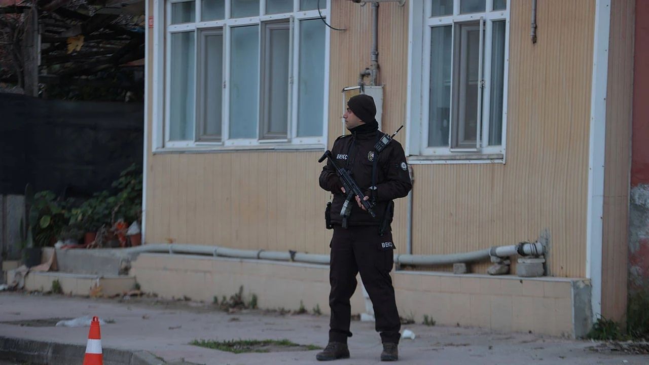 Yalova’da IŞİD operasyonu kanlı bitti: 3 polis şehit, 8 polis ve 1 bekçi yaralı
