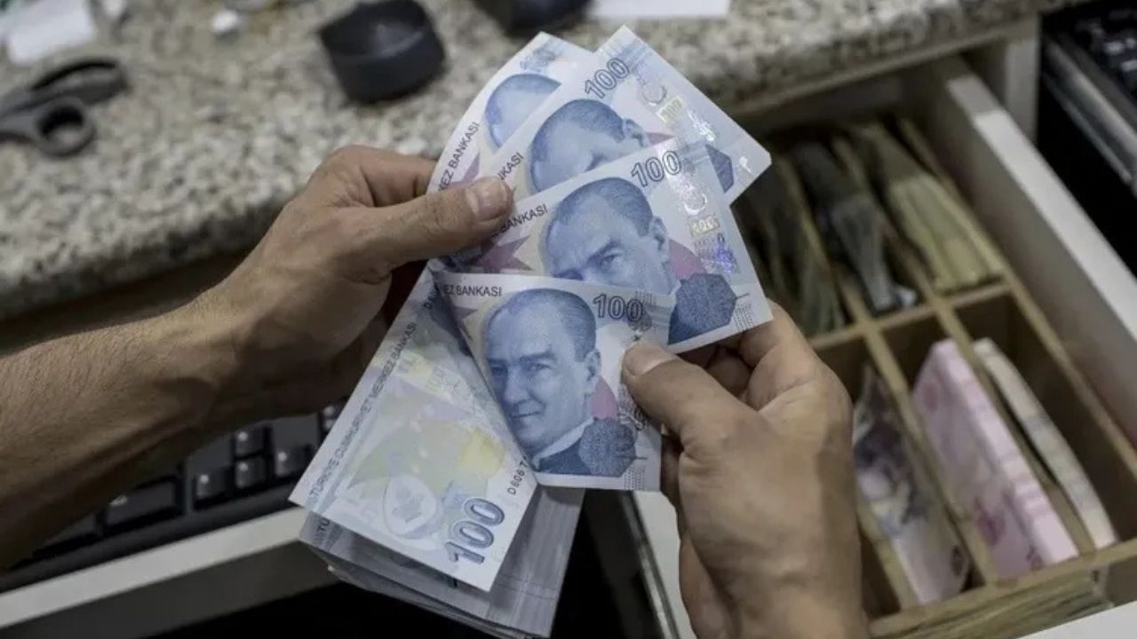 2026 Memur Zammı Son Dakika: Enflasyon Farkı + 1.000 TL Seyyanen Zam! Polis, Öğretmen, Hemşire ve Doktor Maaşları Ne Kadar Olacak?