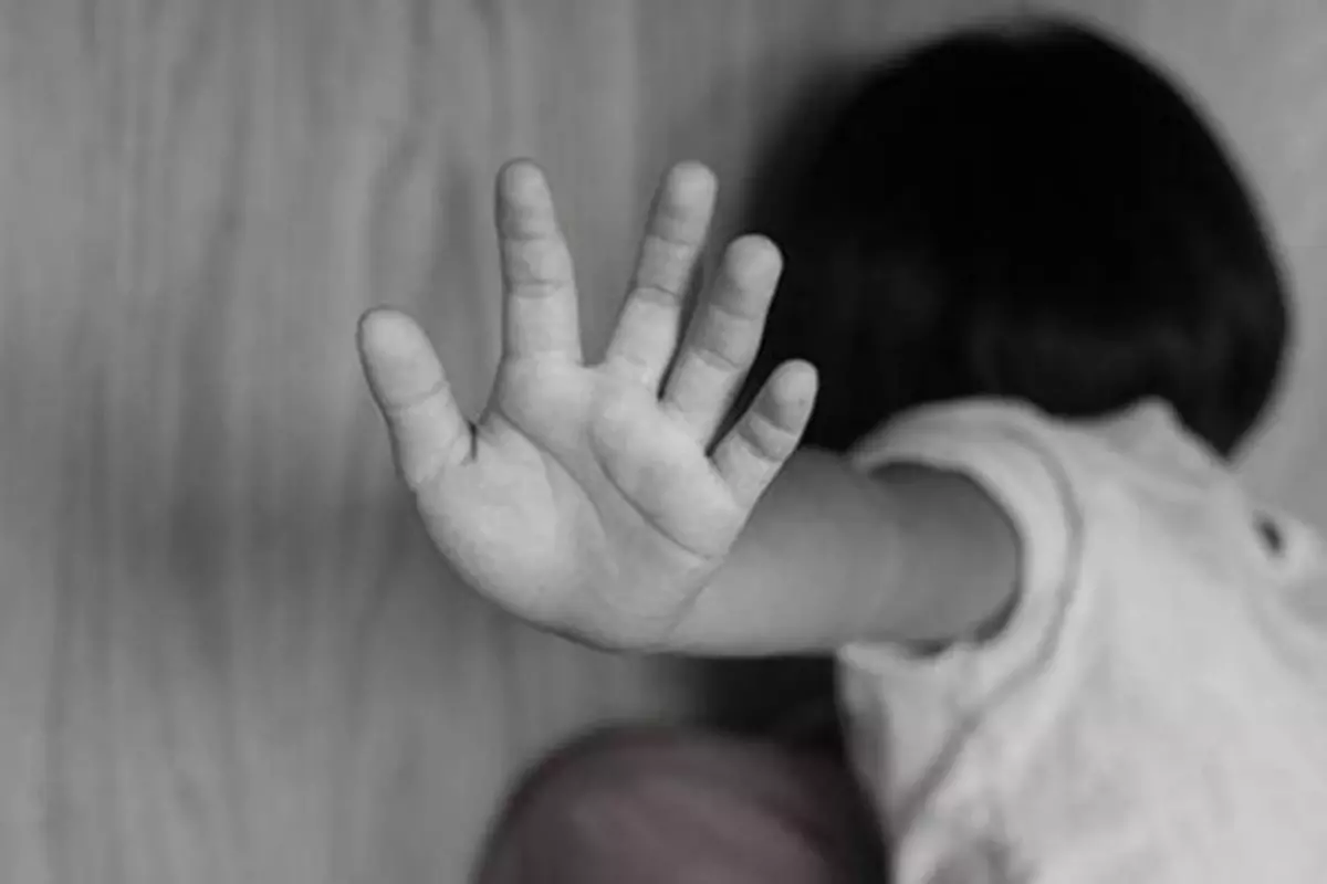 Sınıf öğretmeni, ilkokulda kız çocuklarına taciz suçundan tutuklandı