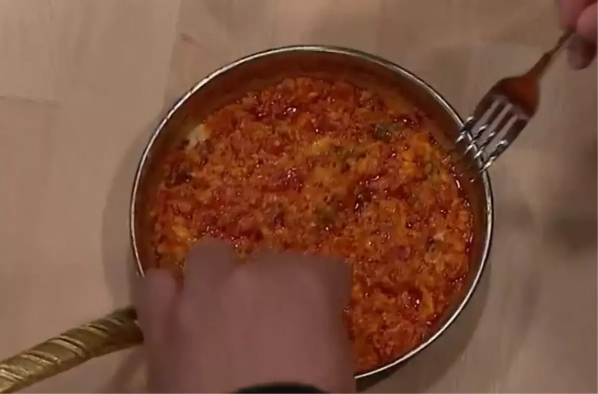 Menemen tarifinde soğan kullanılmalı mı?